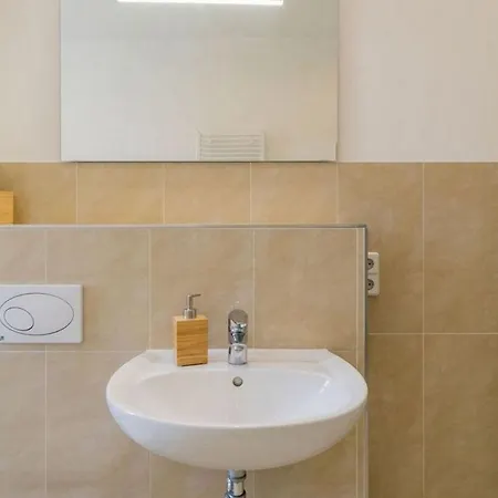 Διαμέρισμα Lovely 4-bedrooms - Up To 8 Guests- What'app - 0034-635-518-216 - For Reservations! *