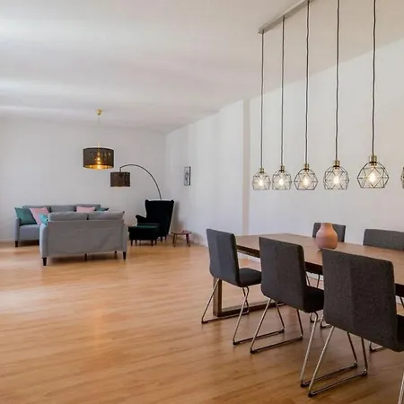 Lovely 4-bedrooms - Up To 8 Guests- What'app - 0034-635-518-216 - For Reservations!