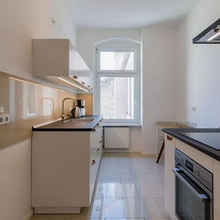Lovely 4-bedrooms - Up To 8 Guests- What'app - 0034-635-518-216 - For Reservations! Διαμέρισμα