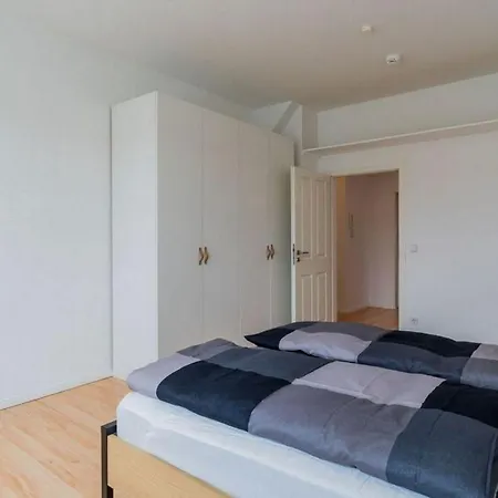 Διαμέρισμα Lovely 4-bedrooms - Up To 8 Guests- What'app - 0034-635-518-216 - For Reservations!